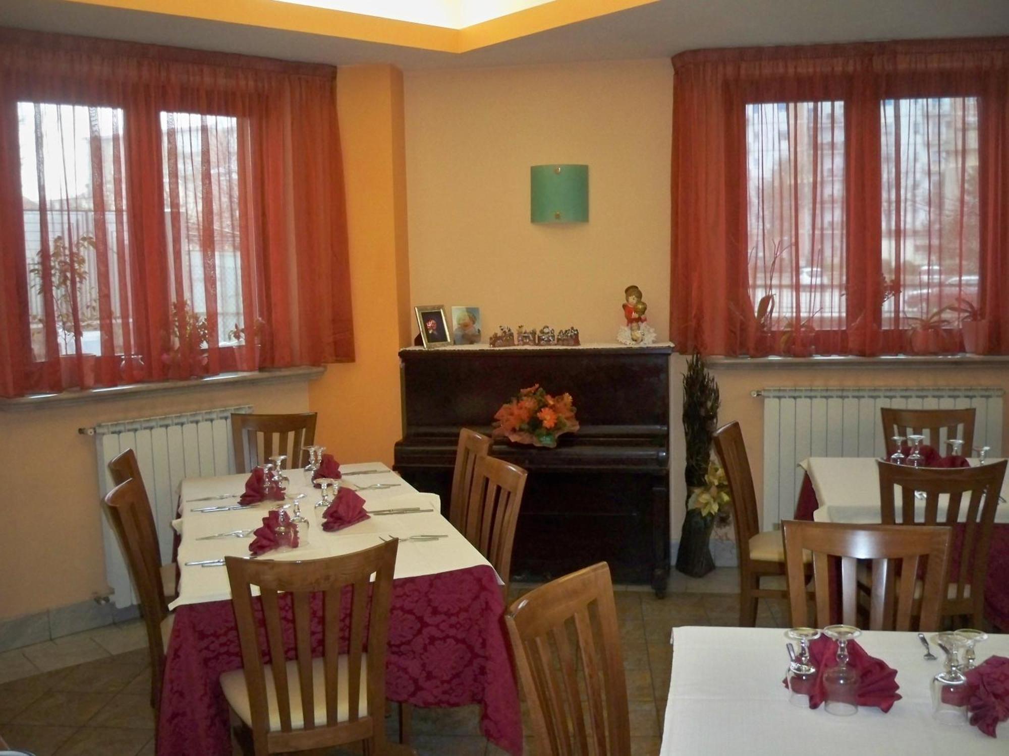 Albergo Corradetti Castel Di Sangro Exterior foto
